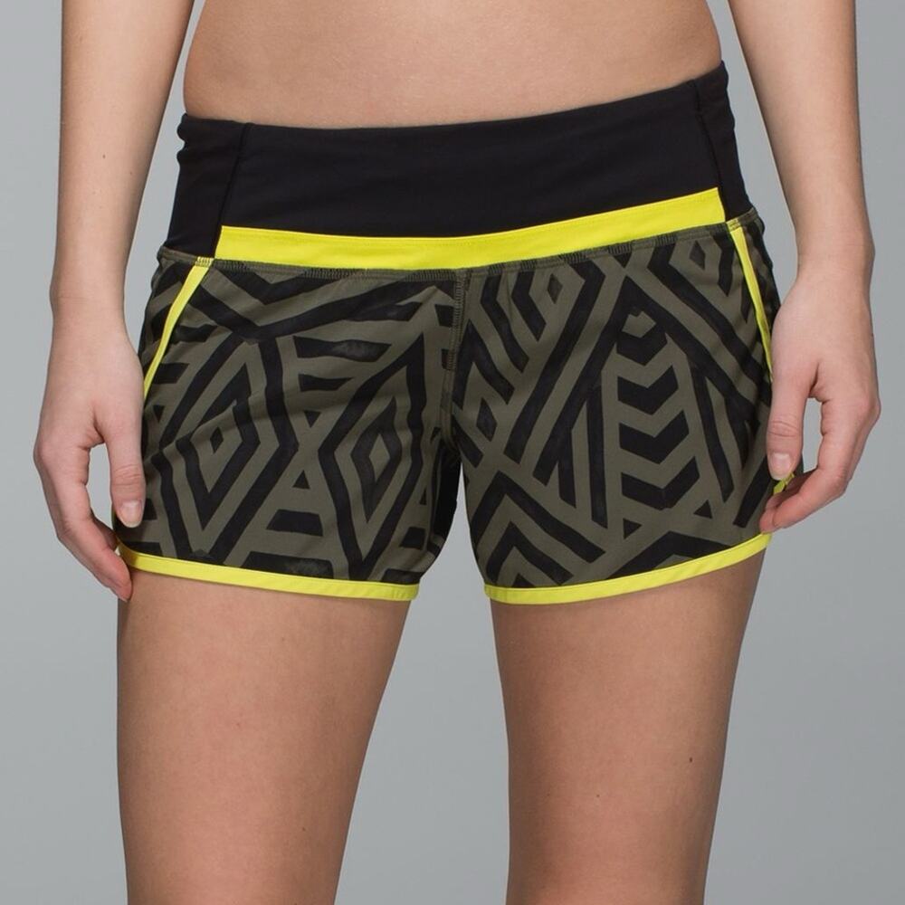 Lululemon Run Times Short *4-way Stretch Chevron Shuffle Fatigue Green Black Pea